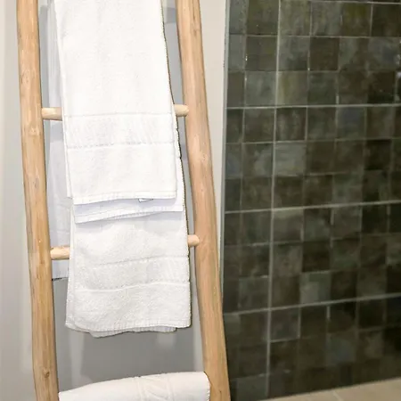 Vau Sunset View Апартаменти *